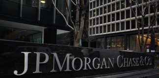 Unvaccinated JPMorgan Chase Employees May Lose Jobs As CEO Reasserts Vaccine Mandate