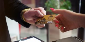 Soaring U.S. Credit Card Debt Sets Stage for Imminent Crisis