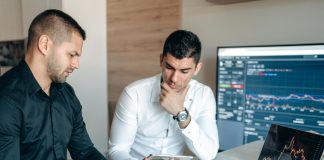 CFOs Lead Cautious Integration of AI Amid Market Saturation and Hype